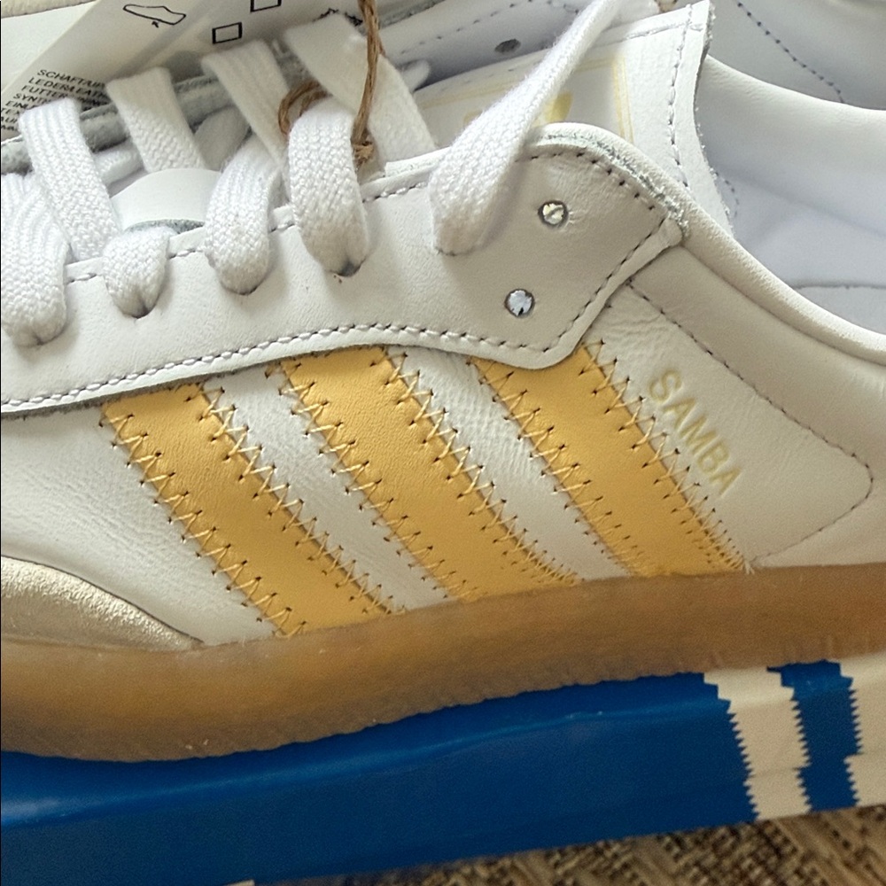 NWT adidas Sambae W White with Pale Yellow Stripes and Gum Sole - Picture 6 of 7